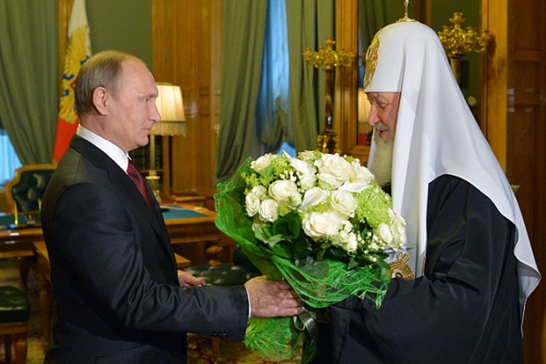 Президент Путин поздравил Патриарха Кирилла с днем рождения